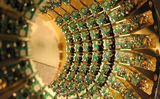 金色观察 | 实用量子计算机更近一步：英特尔“热”量子位技术取得进展
