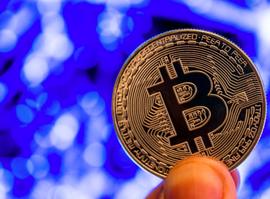 BTC半月以来首次跌破1万美元关口，与黄金价格出现负相关信号_BTC:OIN