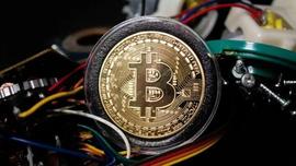 比特币矿工卖出 ETH，同时持有 6800 万美元的 BTC_HIV:BTC