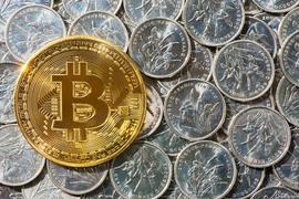 比特币继续在7300左右震荡，减半也难以提升币价？_BCH:okex交易所安全吗