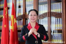 天津女富豪张荣华：富家女下嫁穷小子，卖豆腐起家，现身价690亿_ING:Eagle King Coin
