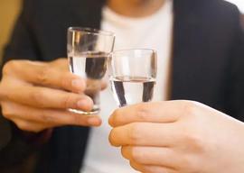 喝酒能预防新冠、粮食紧缺需抢购、庚子年是灾年……2020的这些“坑”你踩过吗？_MAC:数字人